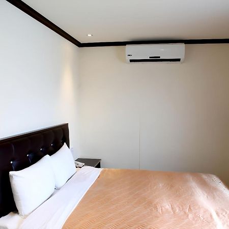 Holiday Business Hotel Taitung Luaran gambar